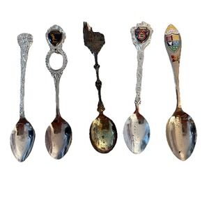 Vintage Canadian & Miscellaneous Souvenir Spoons Set Of‎ Five